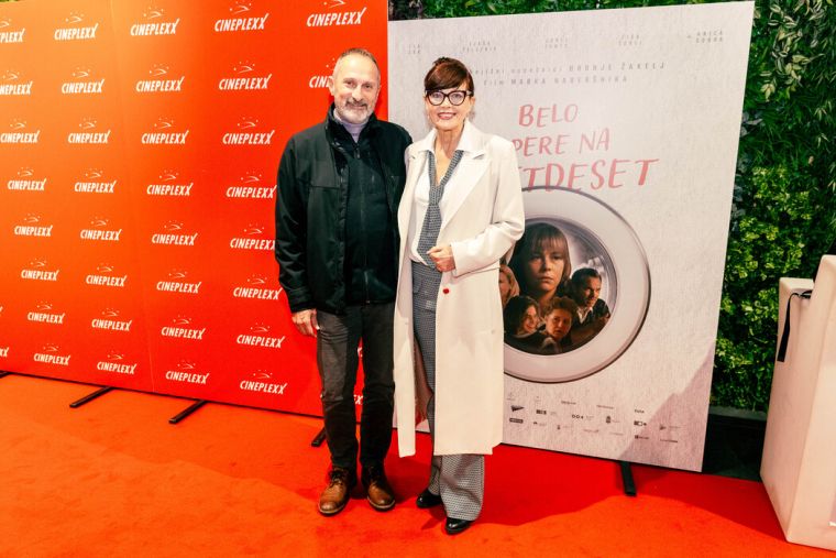 cineplexx, belo-se-pere-na-devetdeset