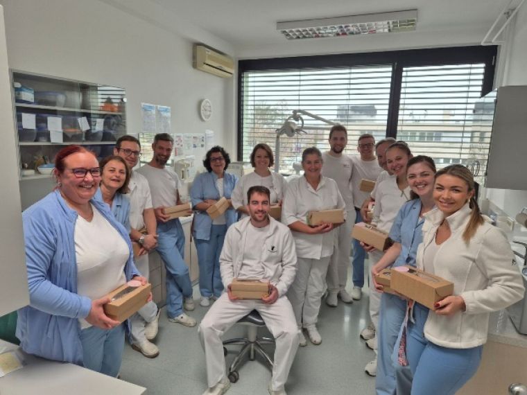 Zobozdravstvena služba s tradicionalnim zajtrkom