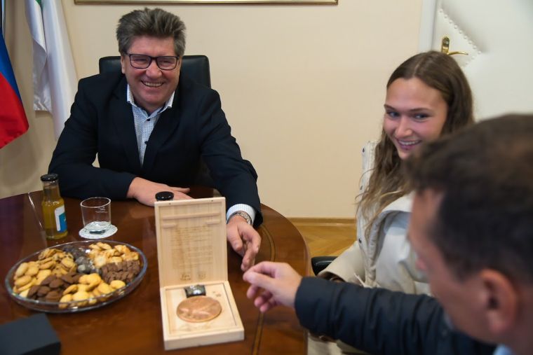 leja-glojnaric, medalja, ivan-molan