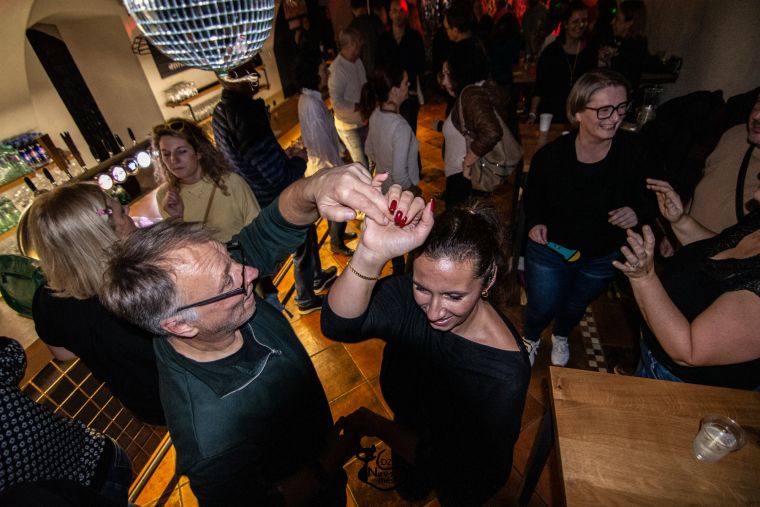 dobrodelni, disco-boogie, za-srecne-tacke