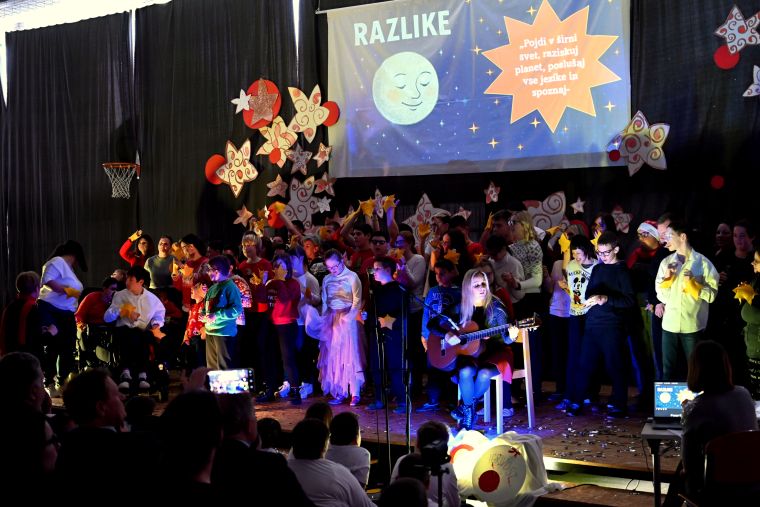 os-dragotin-kette-novo-mesto, praznicno, dedek-mraz