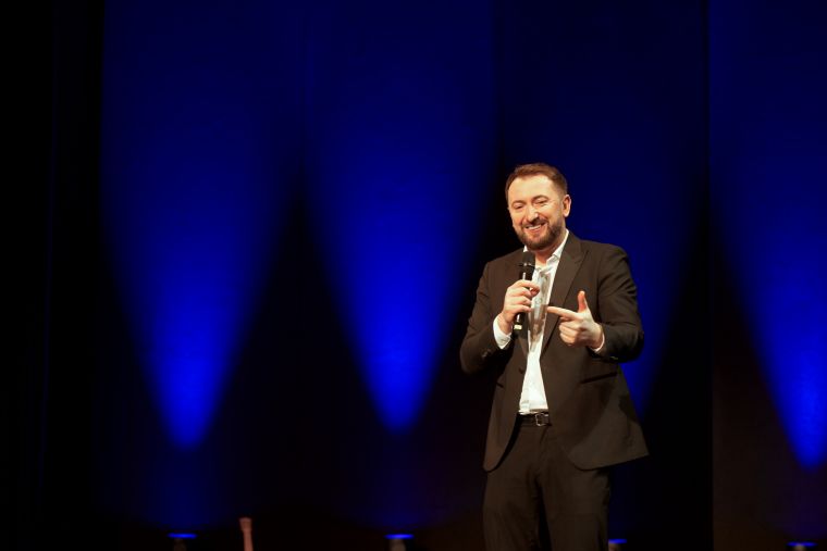 smeholoranje-stand-up-vecer