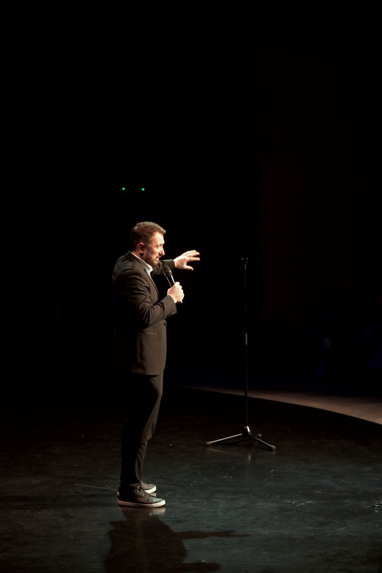 smeholoranje-stand-up-vecer