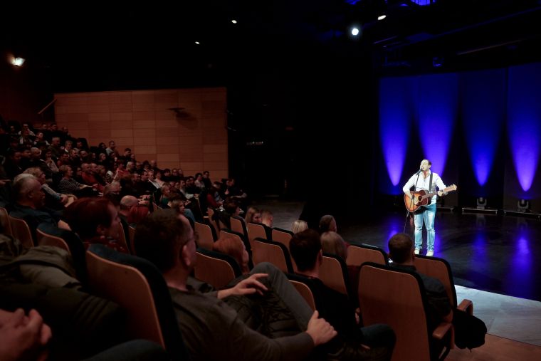 smeholoranje-stand-up-vecer