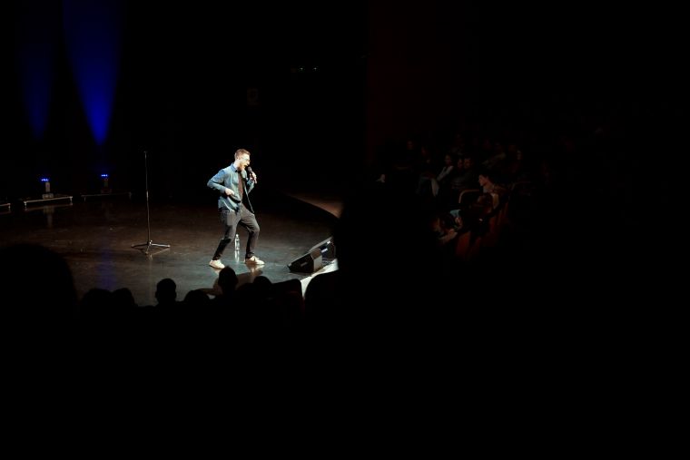 smeholoranje-stand-up-vecer
