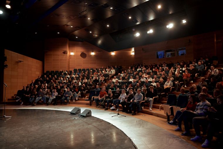 smeholoranje-stand-up-vecer