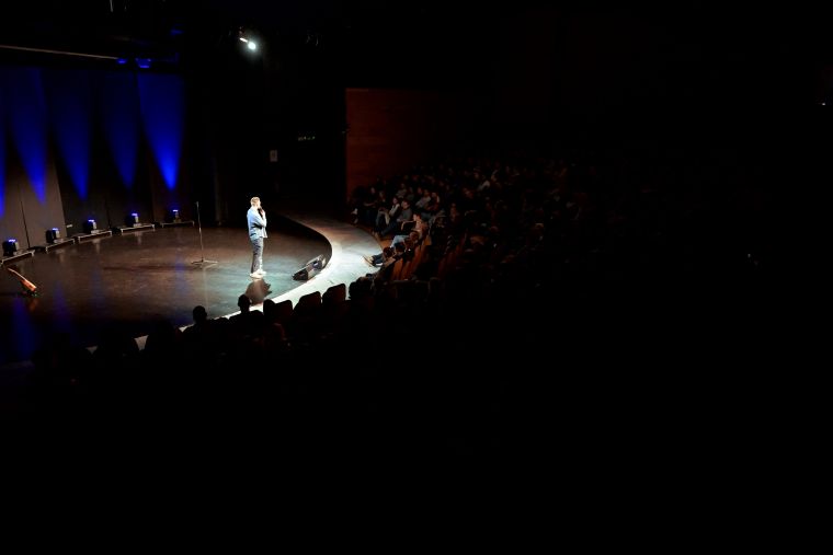 smeholoranje-stand-up-vecer