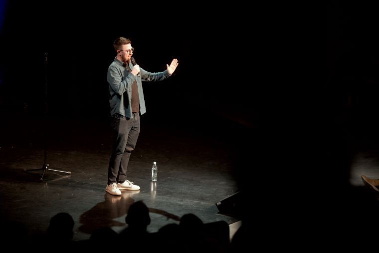 smeholoranje-stand-up-vecer
