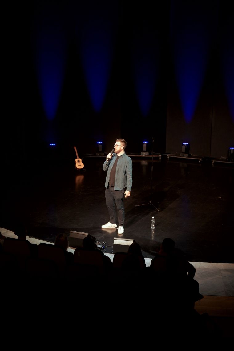 smeholoranje-stand-up-vecer
