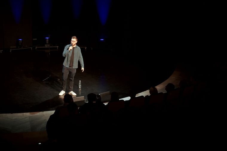 smeholoranje-stand-up-vecer
