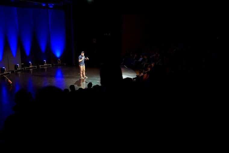 smeholoranje-stand-up-vecer