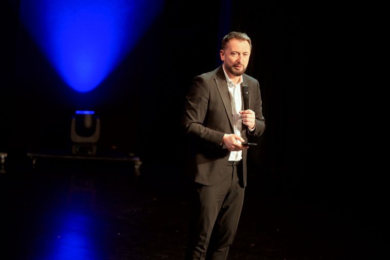 smeholoranje-stand-up-vecer