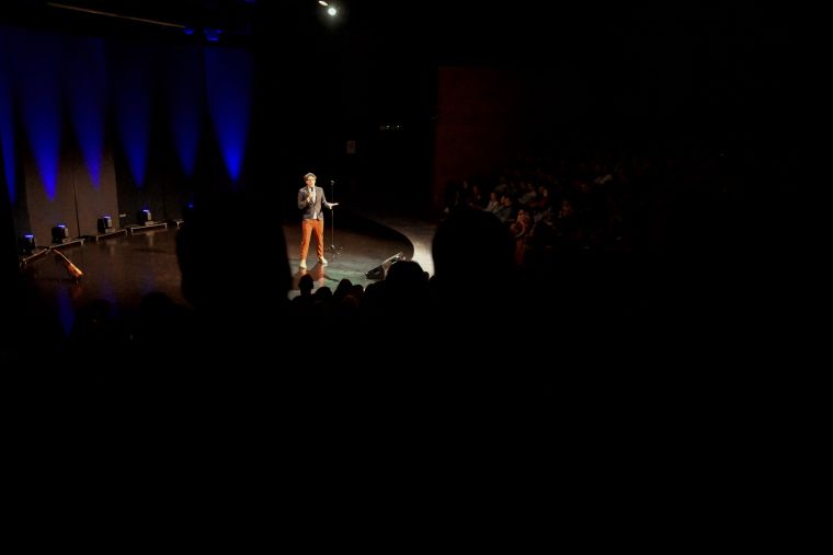 smeholoranje-stand-up-vecer