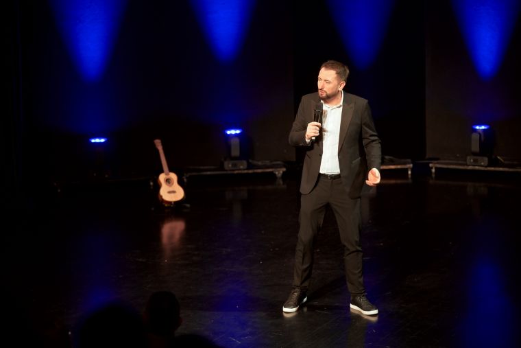 smeholoranje-stand-up-vecer