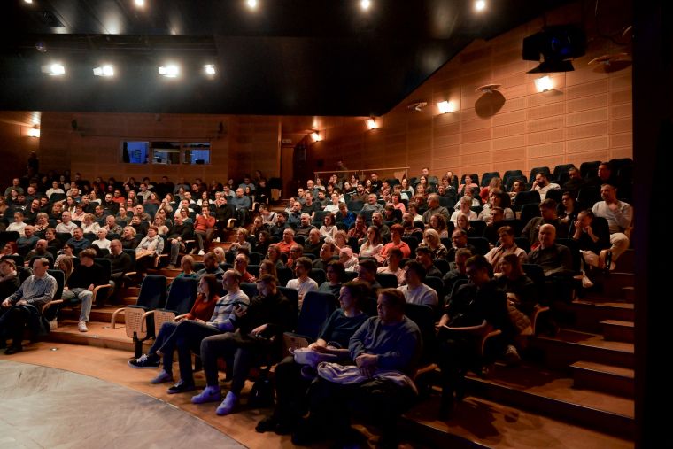 smeholoranje-stand-up-vecer
