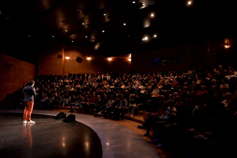 smeholoranje-stand-up-vecer