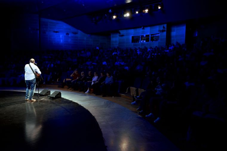 smeholoranje-stand-up-vecer
