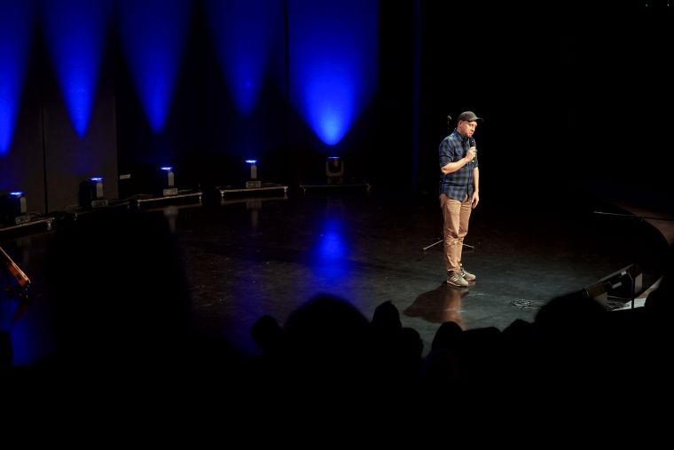 smeholoranje-stand-up-vecer