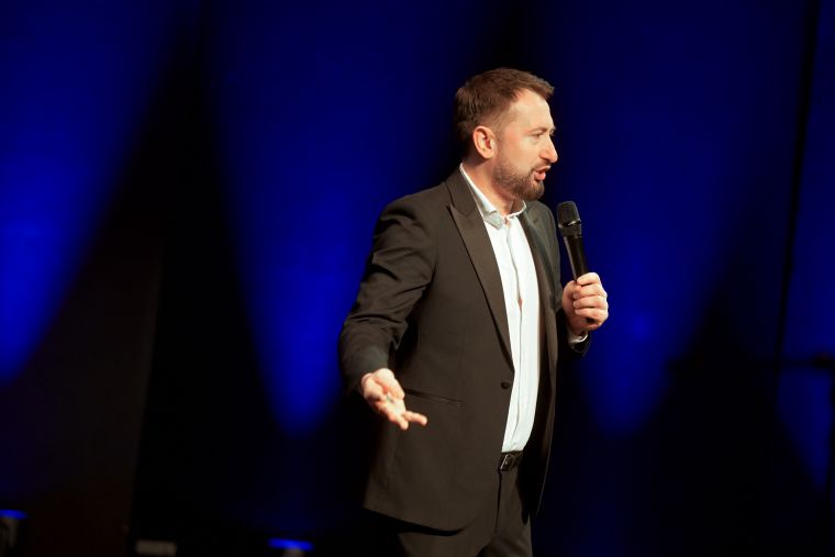 smeholoranje-stand-up-vecer