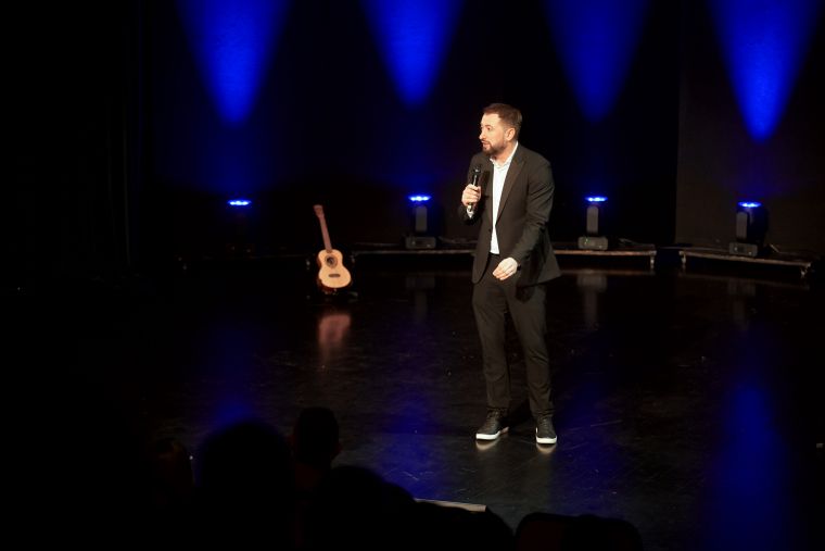 smeholoranje-stand-up-vecer