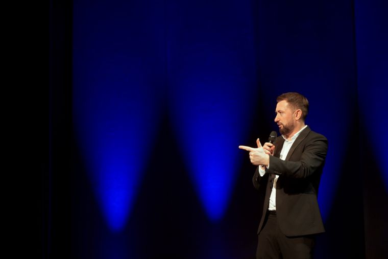 smeholoranje-stand-up-vecer