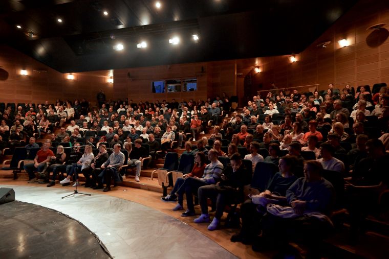 smeholoranje-stand-up-vecer