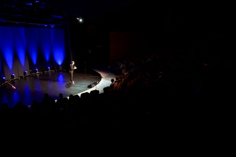 smeholoranje-stand-up-vecer