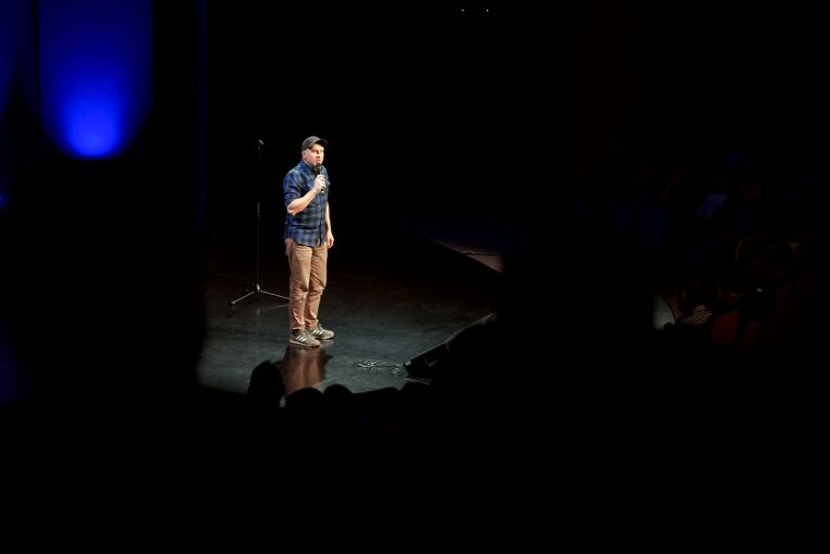 smeholoranje-stand-up-vecer