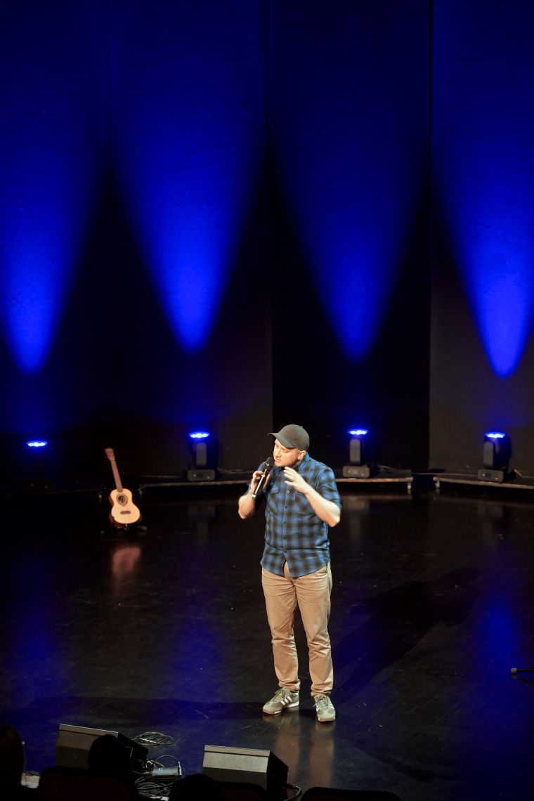 smeholoranje-stand-up-vecer