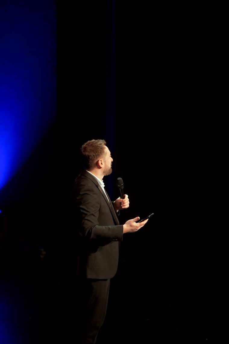smeholoranje-stand-up-vecer