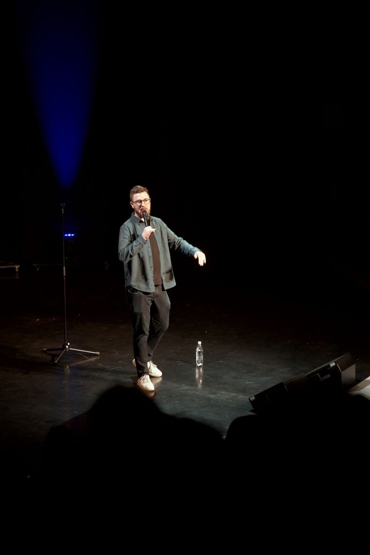 smeholoranje-stand-up-vecer