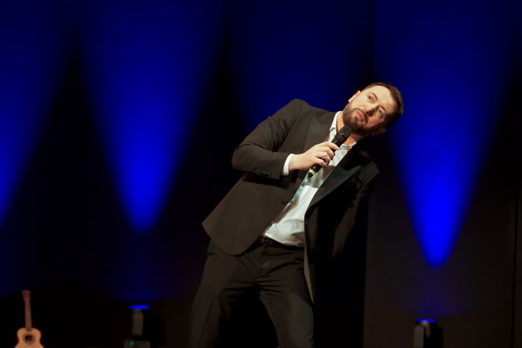 smeholoranje-stand-up-vecer
