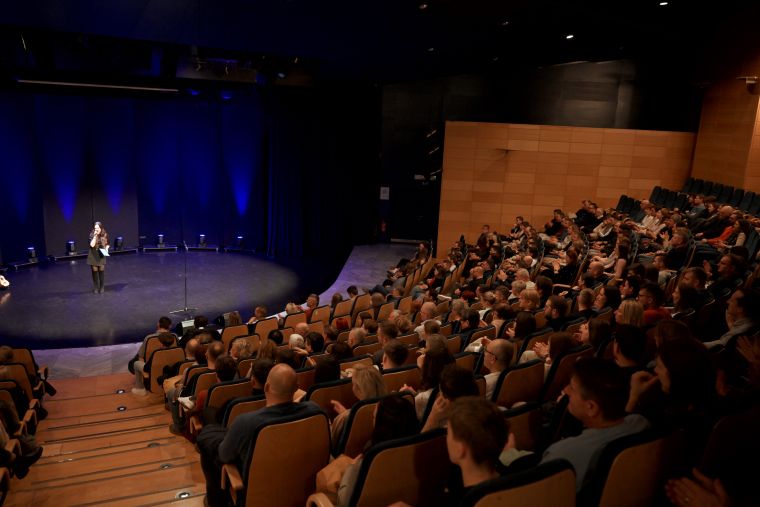 smeholoranje-stand-up-vecer