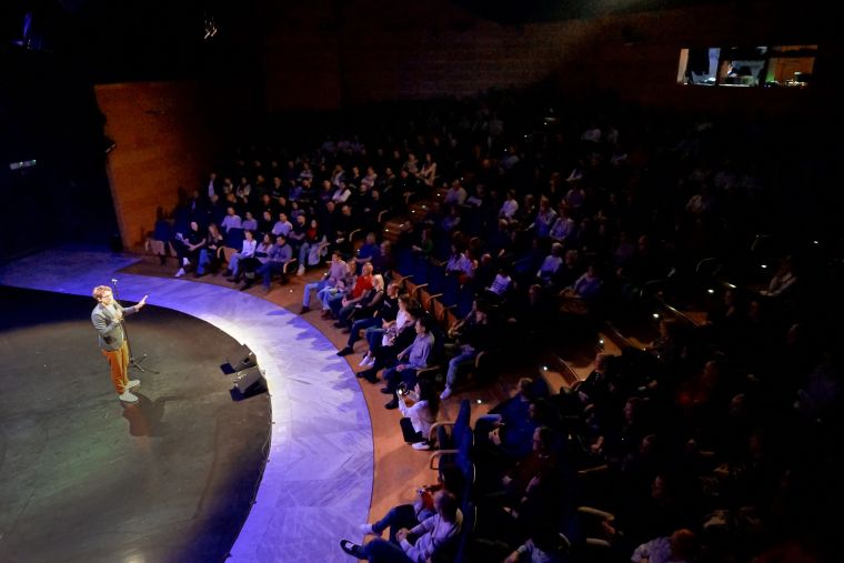smeholoranje-stand-up-vecer