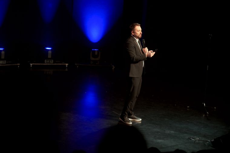 smeholoranje-stand-up-vecer