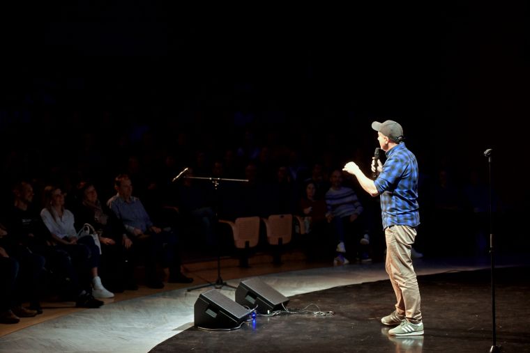 smeholoranje-stand-up-vecer