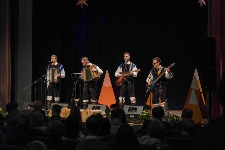 19-novoletni-festival-narodnozabavne-glasbe