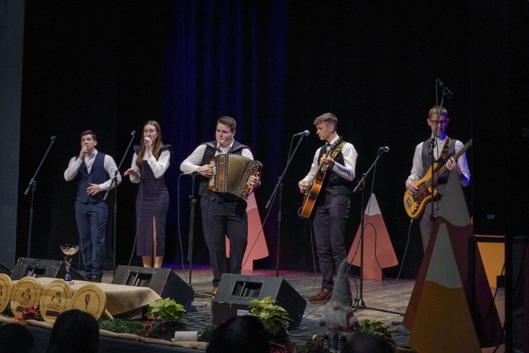 19-novoletni-festival-narodnozabavne-glasbe