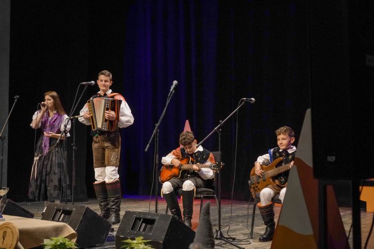 19-novoletni-festival-narodnozabavne-glasbe