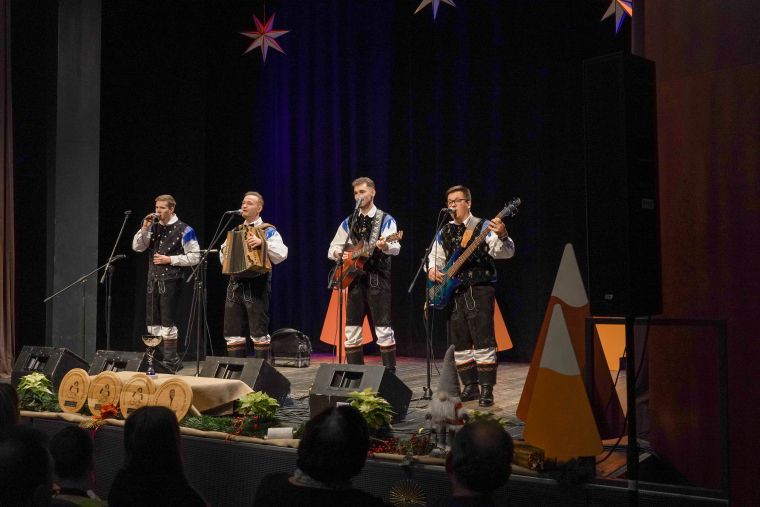 19-novoletni-festival-narodnozabavne-glasbe