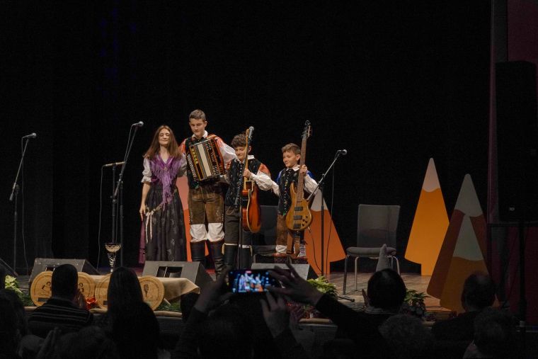 19-novoletni-festival-narodnozabavne-glasbe