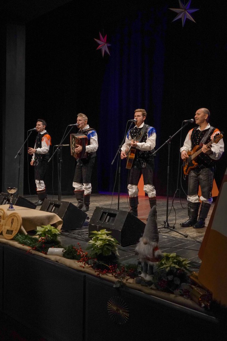 19-novoletni-festival-narodnozabavne-glasbe