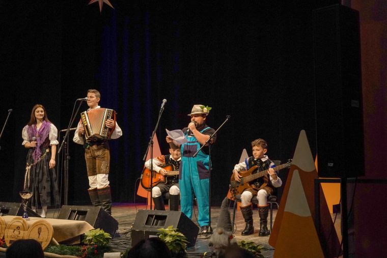 19-novoletni-festival-narodnozabavne-glasbe