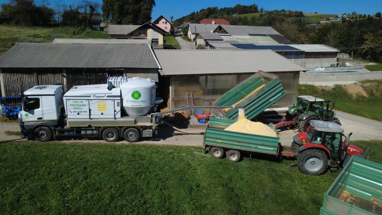 KZ Trebnje-Krka - mobilna mesanica krmil, foto KZ Trebnje-Krka (1)