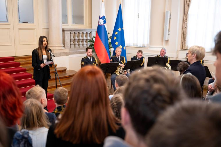 Ema Randl, vodja projekta Od Alje do Žana, ki poteka pod strok. vodstvom Anice Mikuš Kos