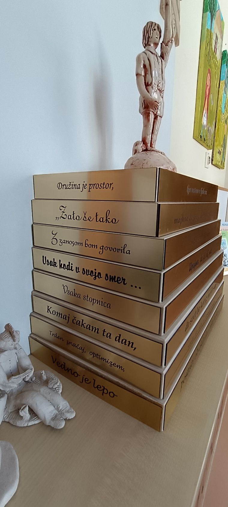 8-list-rastoce-knjige-na-os-center