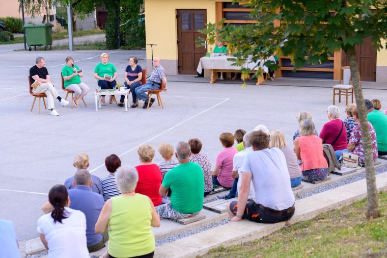 zivljenje-s-predniki-obcutimo-velicino-vaske-dediscine