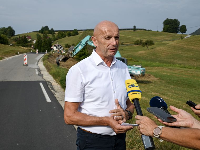 v-krskem-zaceli-prenovo-ceste-podsreda-brestanica