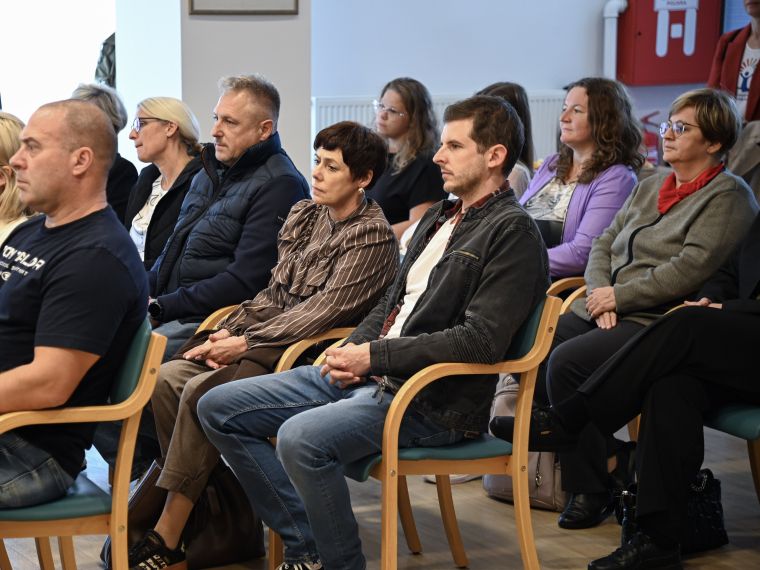 v-podmornici-uredili-prostore-za-pomoc-starejsim-na-domu