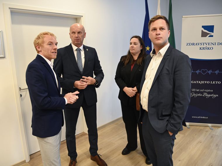 v-podmornici-uredili-prostore-za-pomoc-starejsim-na-domu